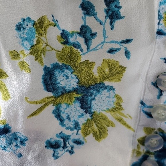 NWT FREE PEOPLE WHITE BLUE FLORAL CROPPED OFF SHOULDER PEASANT TOP SIZE SMALL - Picture 8 of 10